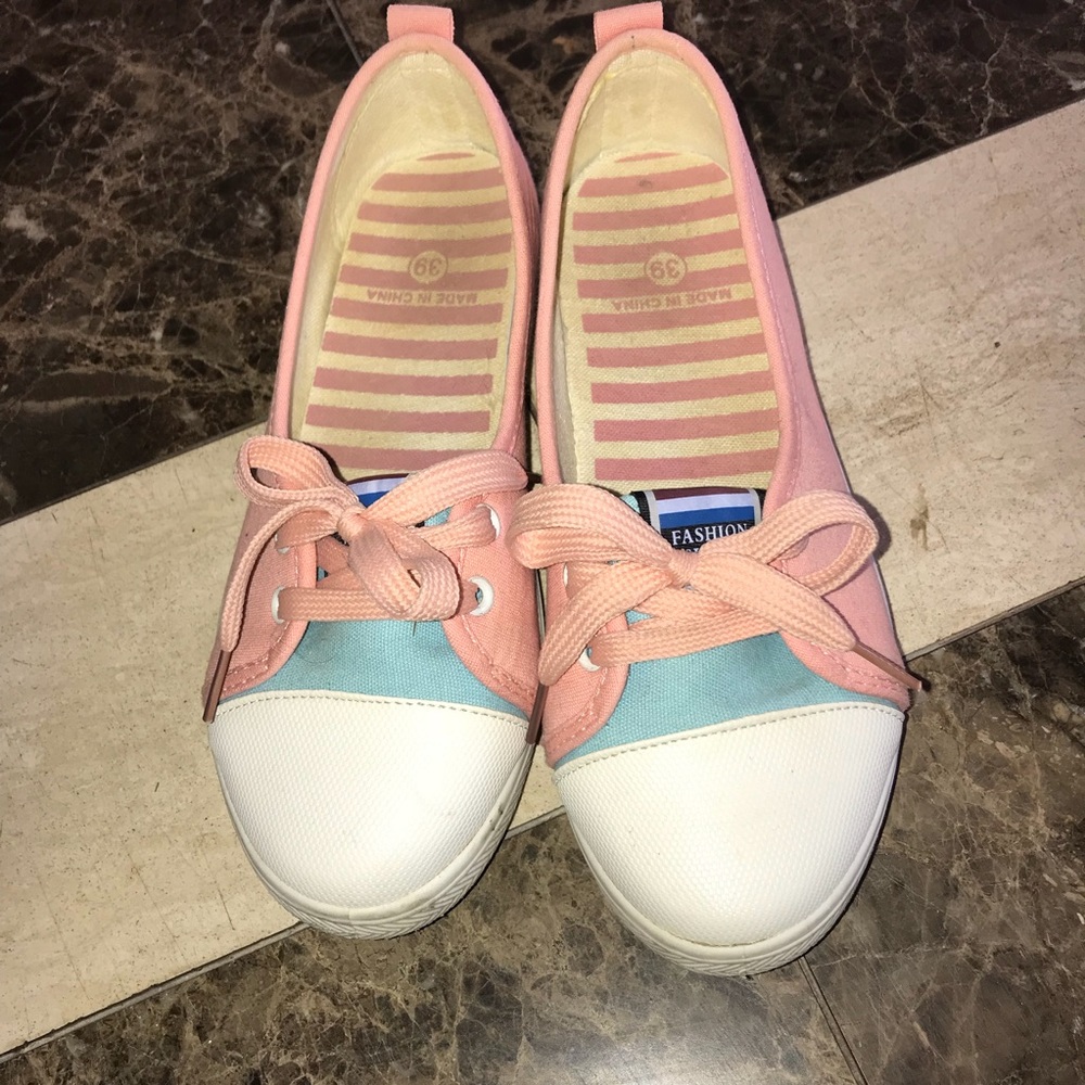 Sperrys - Picture 2 of 3
